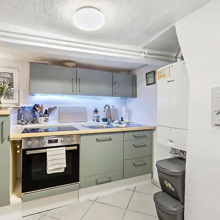 Hébergement de vacances Haeuschen 1650 *